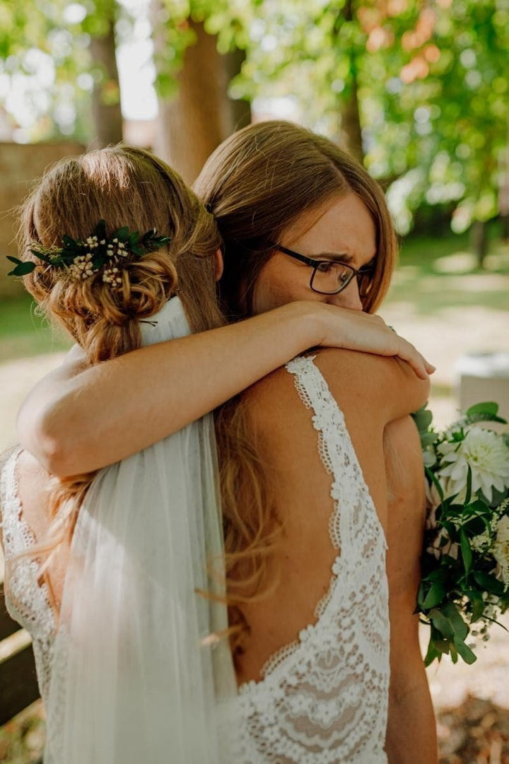 Baby's Breath Wedding Hair Comb: Greenery Bridal Accessory – handmade floral hair accessory by magaela