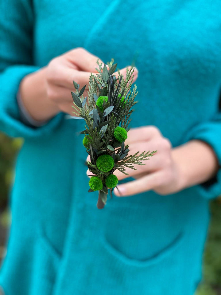 Greenery Flower Headband: Bridal Hair Wreath with Pine Needles – handmade floral hair accessory by magaela