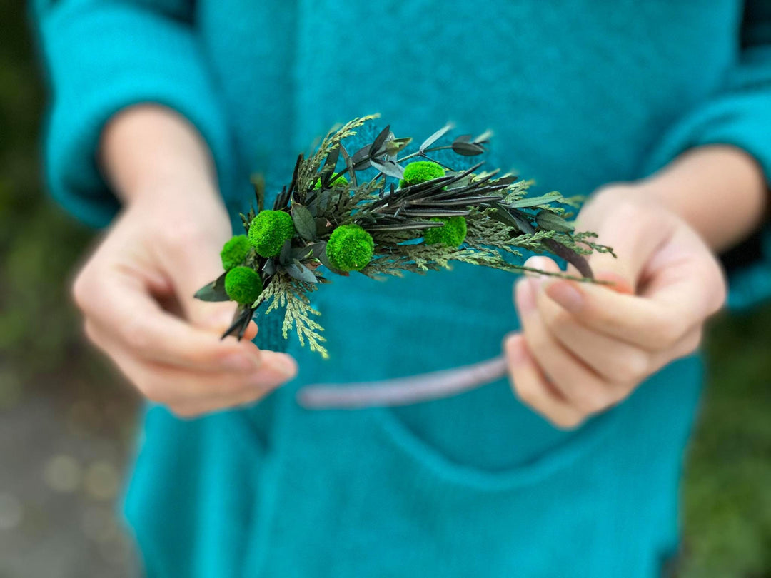 Greenery Flower Headband: Bridal Hair Wreath with Pine Needles – handmade floral hair accessory by magaela