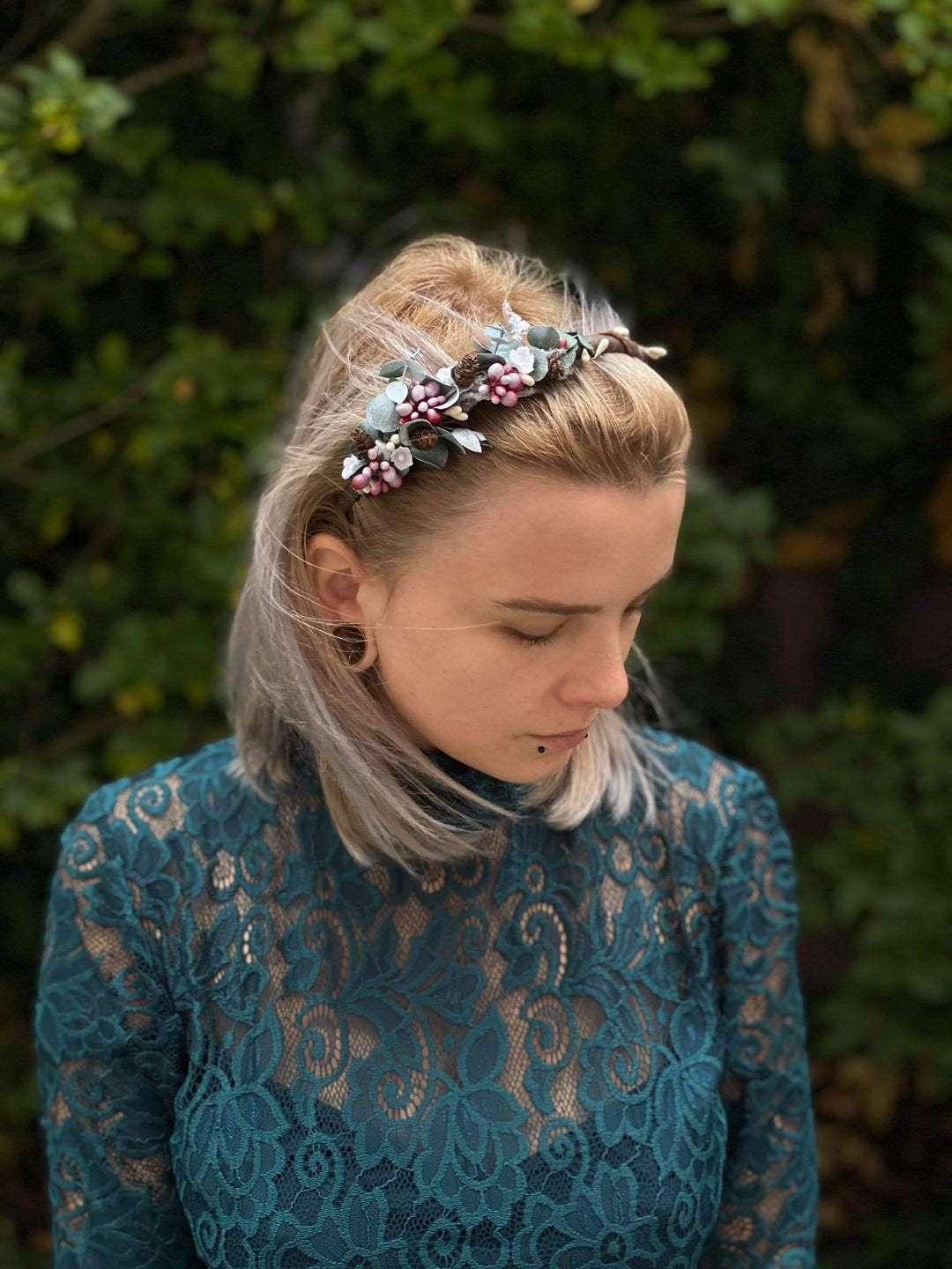 Romantic Winter Wedding Headband: Blush Flower & Pine Cone Hairband – handmade floral hair accessory by magaela