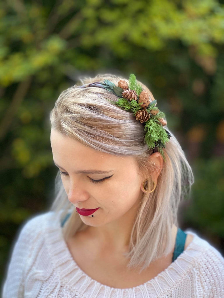 Christmas Pine Cone Headband: Winter Wedding Hair Accessory – handmade floral hair accessory by magaela