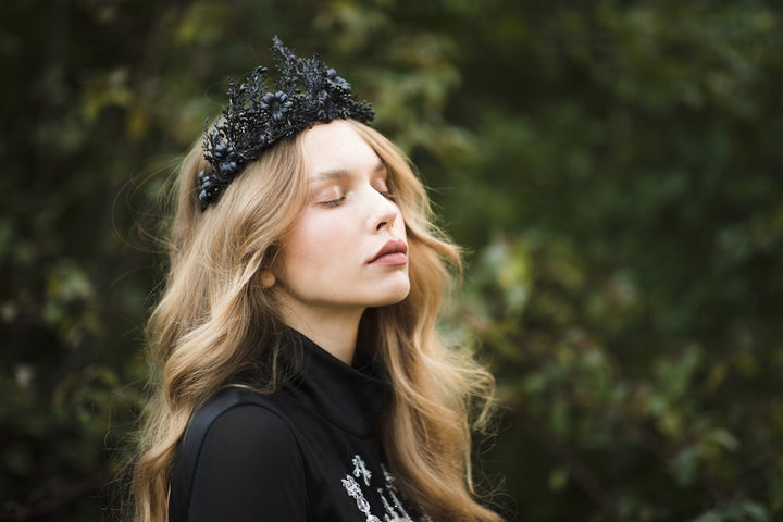 Black Flower Crown: Evil Queen Tiara, Halloween Wedding – handmade floral hair accessory by magaela