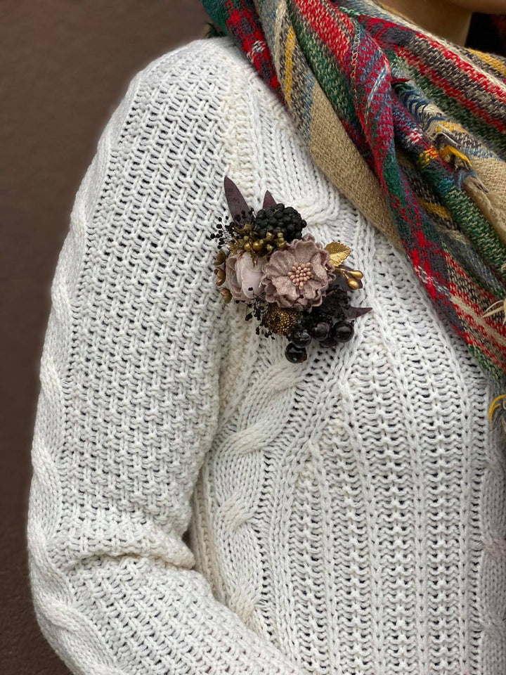 Dusty Pink Flower Brooch: Golden Romantic Bridal Accessory – handmade floral hair accessory by magaela