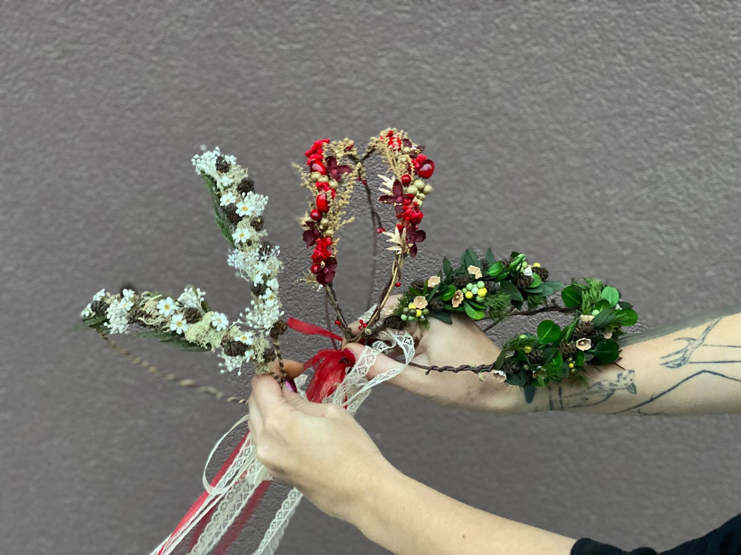 Christmas Flower Hair Crown Set: Mother Daughter Winter Photo Prop – handmade floral hair accessory by magaela