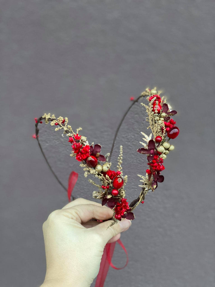 Christmas Flower Hair Crown Set: Mother Daughter Winter Photo Prop – handmade floral hair accessory by magaela