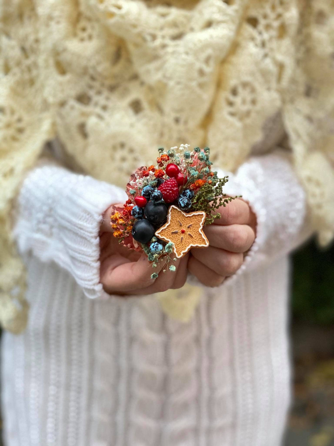Christmas Flower Brooch: Gingerbread, Berries, Woodland Wedding – handmade floral hair accessory by magaela