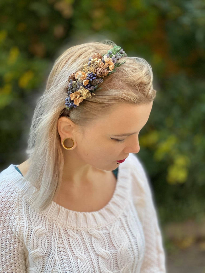 Christmas Pine Cone Headband: Winter Wedding Hair Accessory – handmade floral hair accessory by magaela