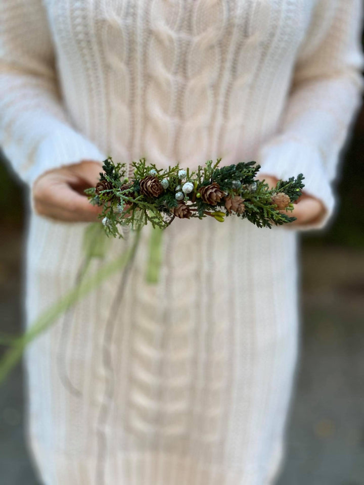 Christmassy Pine Cone Hair Wreath: Winter Woodland Crown – handmade floral hair accessory by magaela