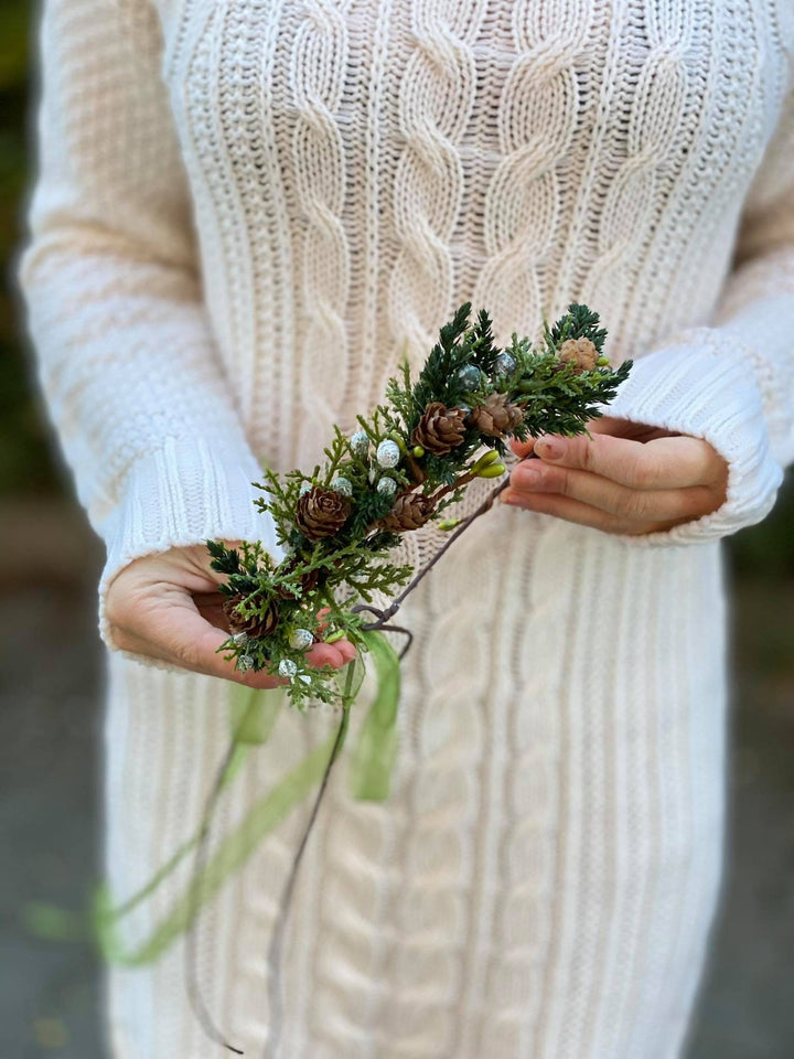 Christmassy Pine Cone Hair Wreath: Winter Woodland Crown – handmade floral hair accessory by magaela