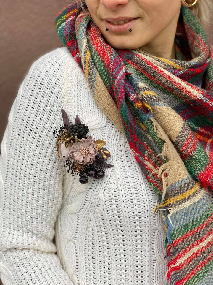 Dusty Pink Flower Brooch: Golden Romantic Bridal Accessory – handmade floral hair accessory by magaela