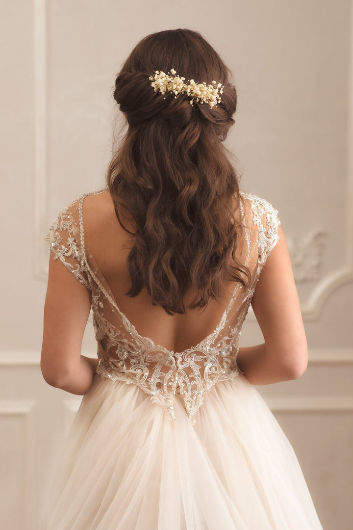 Ivory Baby's Breath Wedding Hair Comb: Preserved Flower Bridal Accessory – handmade floral hair accessory by magaela