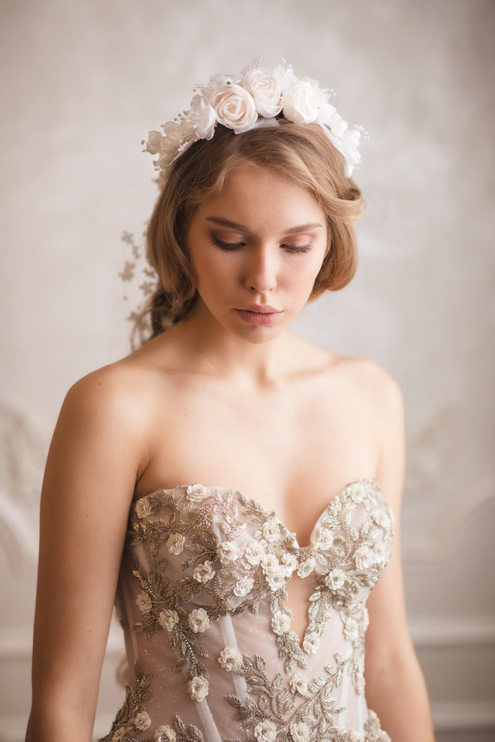 White Flower Bridal Hair Vine: Flexible Wedding Headpiece – handmade floral hair accessory by magaela