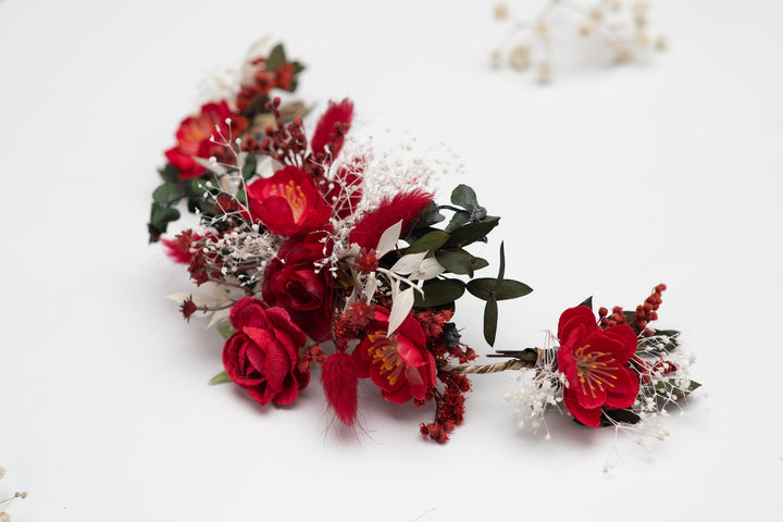 Red Flower Bridal Hair Comb: Flexible Wedding Hair Vine – handmade floral hair accessory by magaela