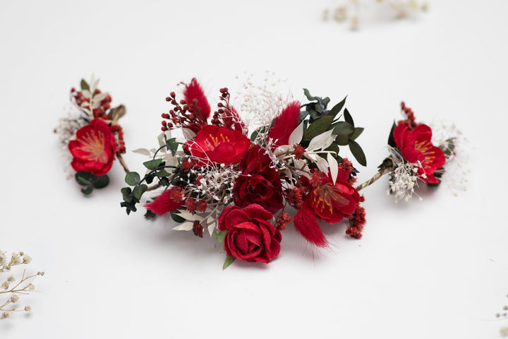 Red Flower Bridal Hair Comb: Flexible Wedding Hair Vine – handmade floral hair accessory by magaela