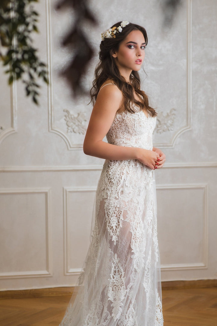 White Flower Bridal Hair Comb: Gold Wedding Hair Vine – handmade floral hair accessory by magaela