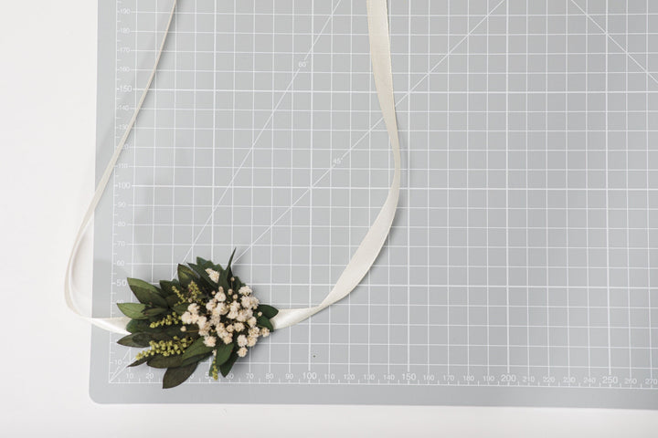 Greenery Wedding Hair Accessory Set: Flower Wreath, Bracelet & Comb – handmade floral hair accessory by magaela