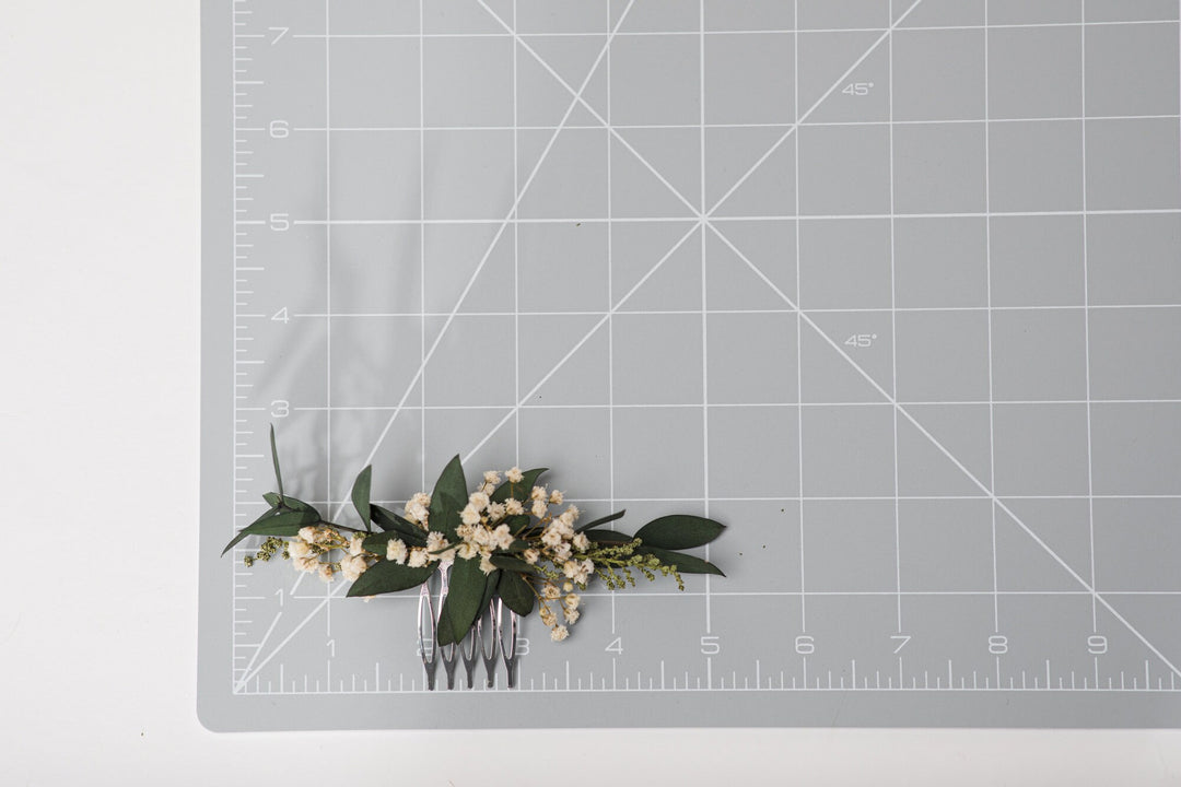 Baby's Breath Wedding Hair Comb: Greenery Bridal Accessory – handmade floral hair accessory by magaela