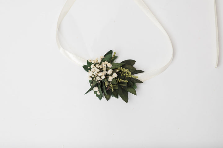 Greenery Wedding Bracelet: Ivory Floral Bridesmaid Corsage – handmade floral hair accessory by magaela