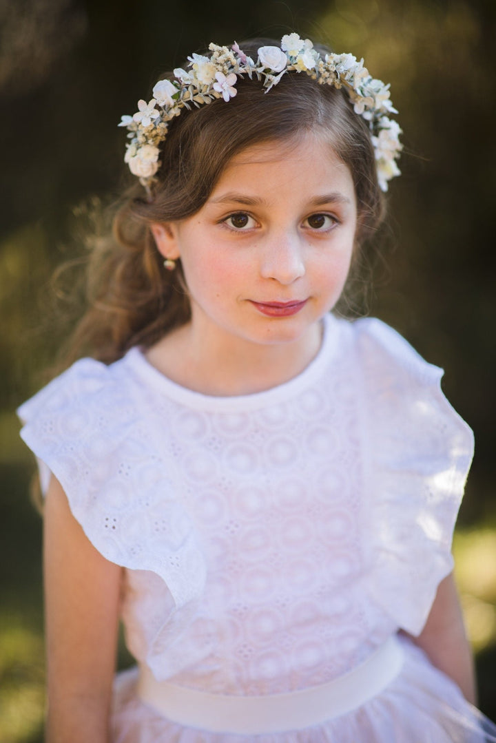 White Rose Flower Crown: First Communion Headpiece – handmade floral hair accessory by magaela