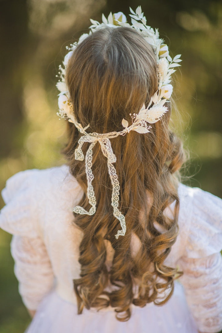 White Peony Flower Girl Bracelet: First Communion Wrist Corsage – handmade floral hair accessory by magaela