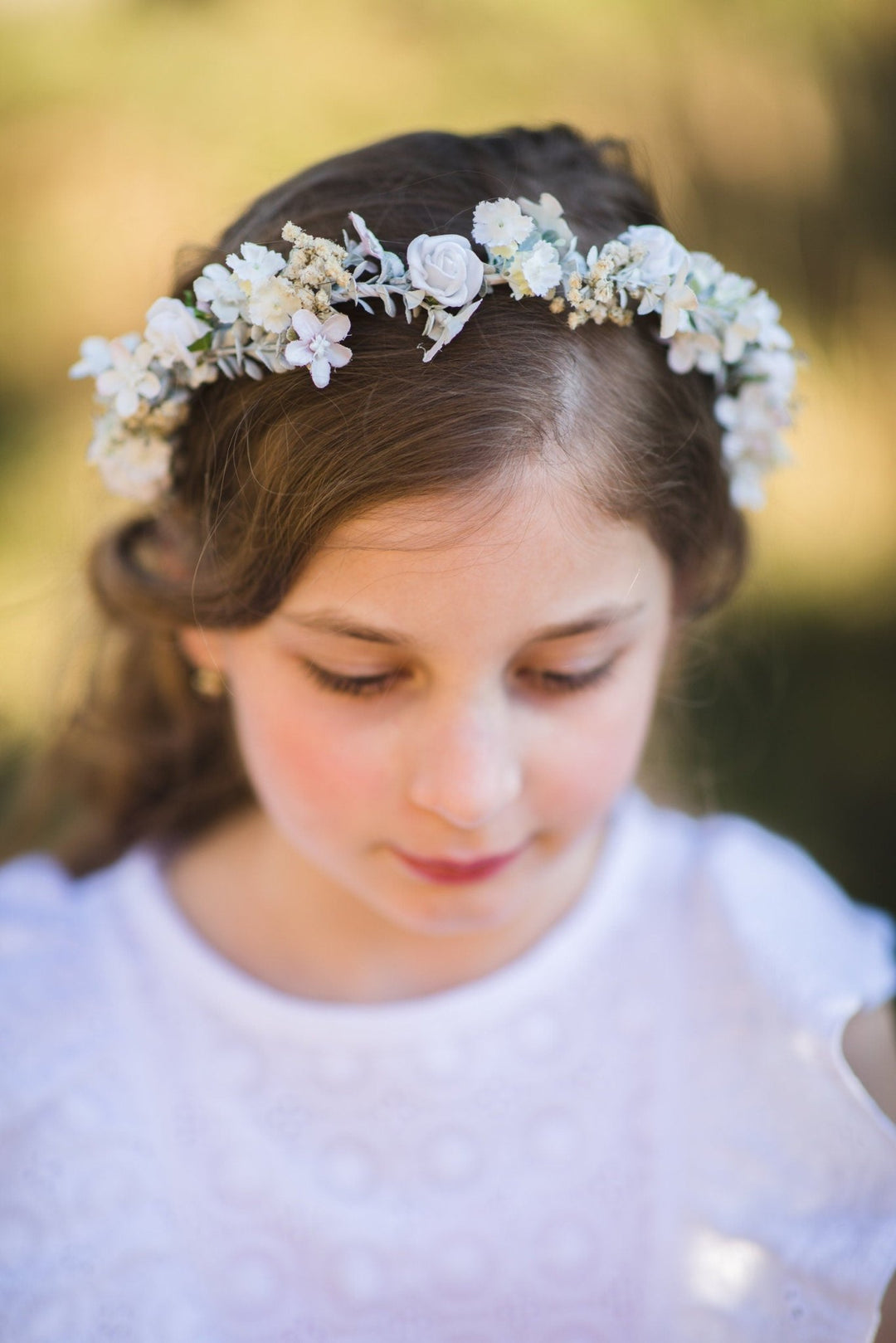 White Rose Flower Crown: First Communion Headpiece – handmade floral hair accessory by magaela
