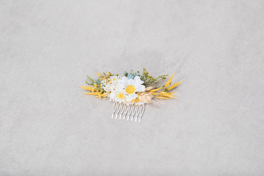 Daisy Flower Hair Comb: Yellow & Blue Wedding Headpiece – handmade floral hair accessory by magaela