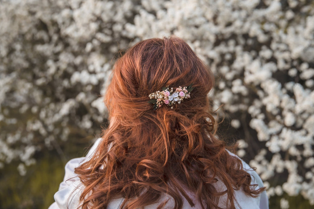 Bridal Flower Hair Comb: Baby's Breath, Pink & Beige Headpiece – handmade floral hair accessory by magaela