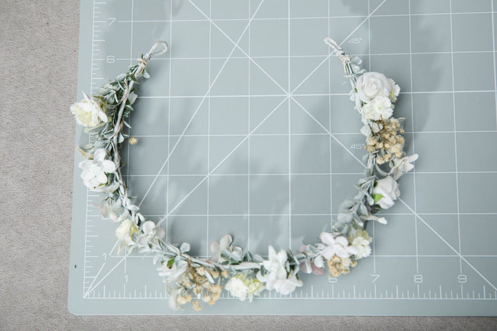 White Rose Flower Crown: First Communion Headpiece – handmade floral hair accessory by magaela