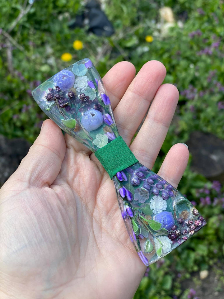 Resin Floral Bow Tie: Green & Purple Lavender, Men's Wedding Accessory – handmade floral hair accessory by magaela