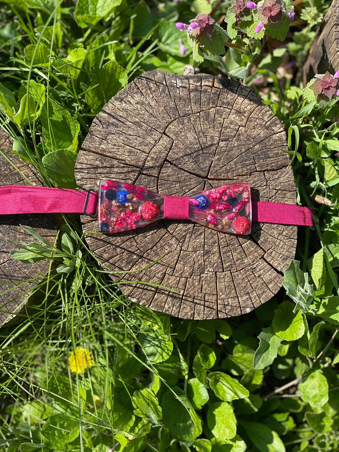 Raspberry Resin Bow Tie: Groom's Berry Bowtie – handmade floral hair accessory by magaela
