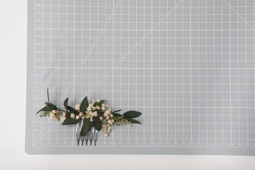 Baby's Breath Wedding Hair Comb: Greenery Bridal Accessory – handmade floral hair accessory by magaela