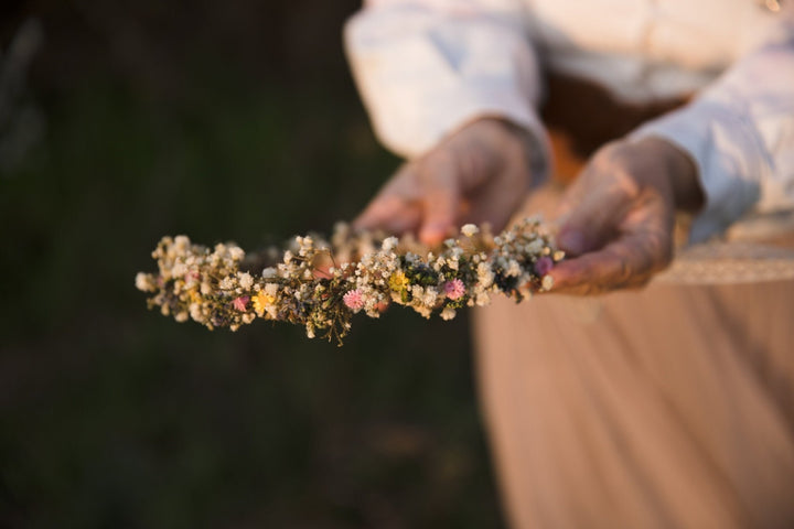 Preserved Baby's Breath Flower Hair Wreath: Bridal Summer Hair Crown – handmade floral hair accessory by magaela
