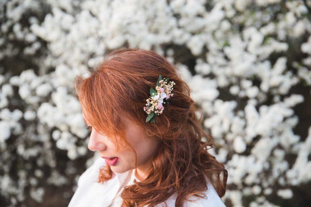 Bridal Flower Hair Comb: Baby's Breath, Pink & Beige Headpiece – handmade floral hair accessory by magaela