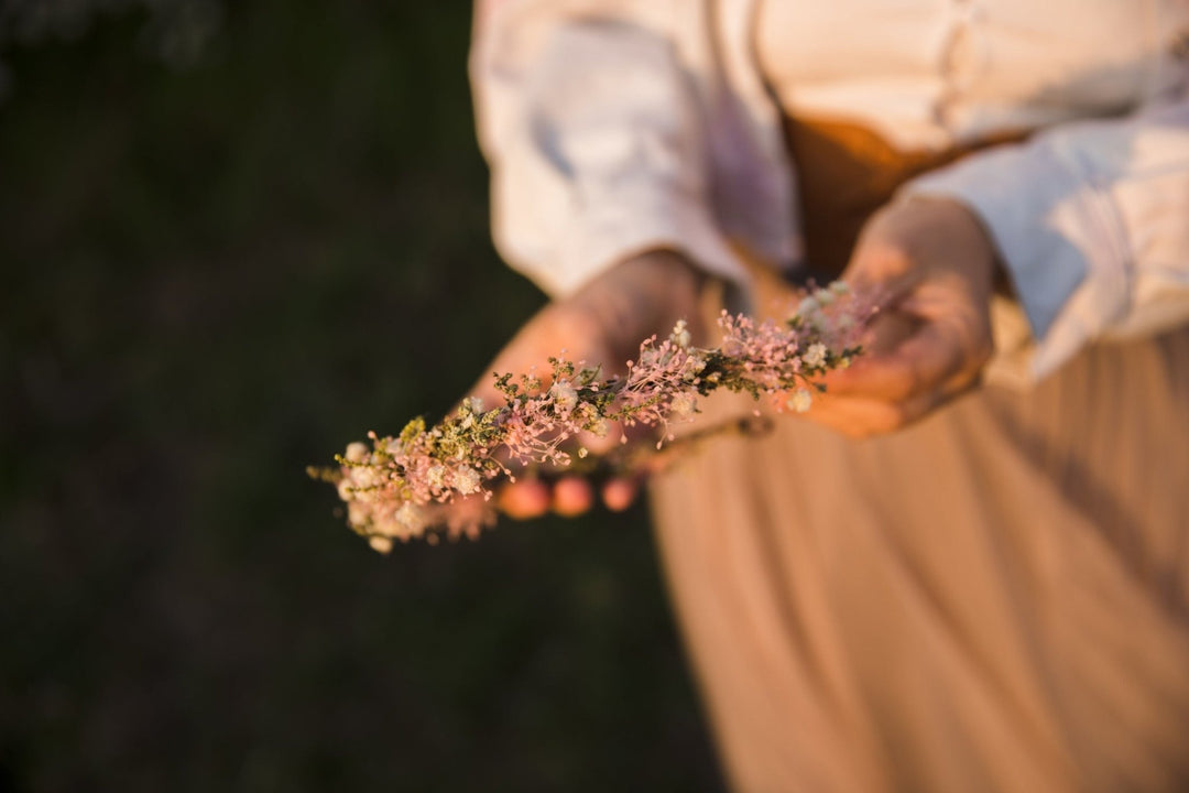 Preserved Baby's Breath Flower Crown: Romantic Blush Wedding Headpiece – handmade floral hair accessory by magaela