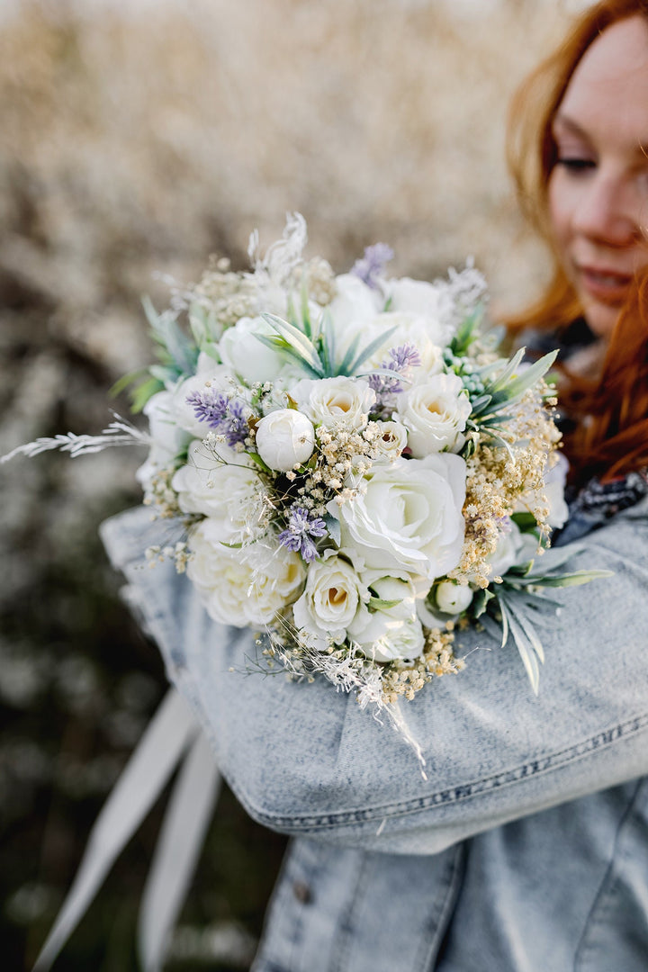 Customisable White & Green Bridal Bouquet: Boho Wedding Inspiration – handmade floral hair accessory by magaela