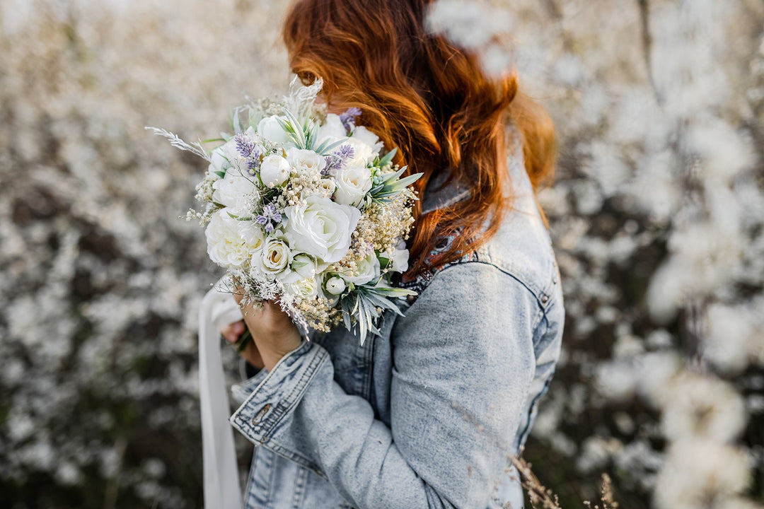 Customisable White & Green Bridal Bouquet: Boho Wedding Inspiration – handmade floral hair accessory by magaela