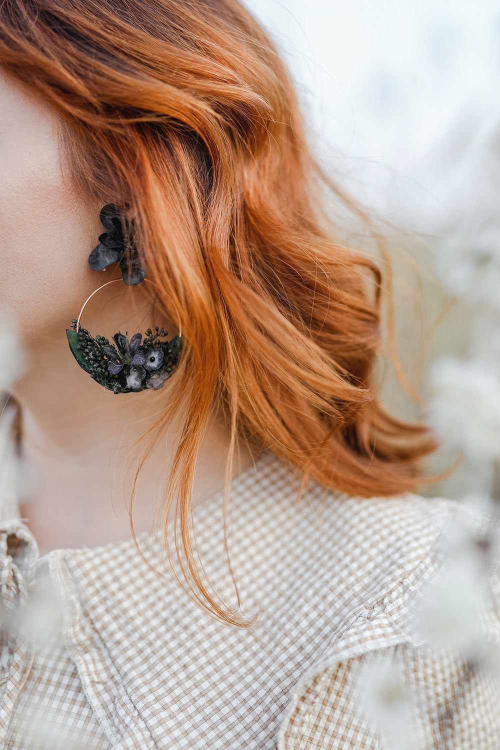 Black Flower Circle Earrings: Rose Gold Hoop Dangle Jewelry – handmade floral hair accessory by magaela