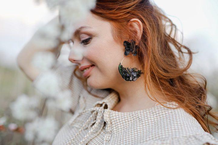 Black Flower Circle Earrings: Rose Gold Hoop Dangle Jewelry – handmade floral hair accessory by magaela