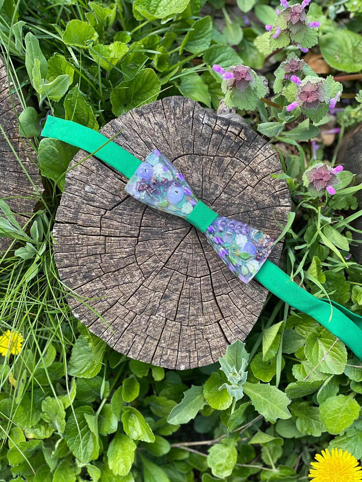 Resin Floral Bow Tie: Green & Purple Lavender, Men's Wedding Accessory – handmade floral hair accessory by magaela