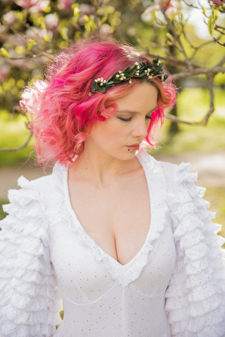 Eucalyptus Bridal Headband: Green & White Flower Hair Jewelry – handmade floral hair accessory by magaela