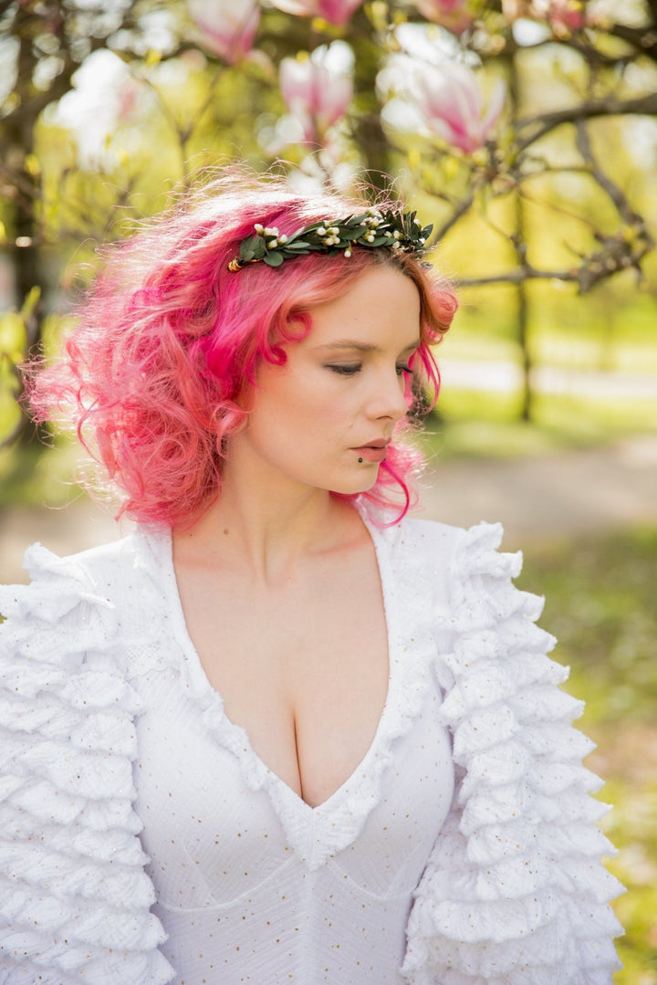 Eucalyptus Bridal Headband: Green & White Flower Hair Jewelry – handmade floral hair accessory by magaela