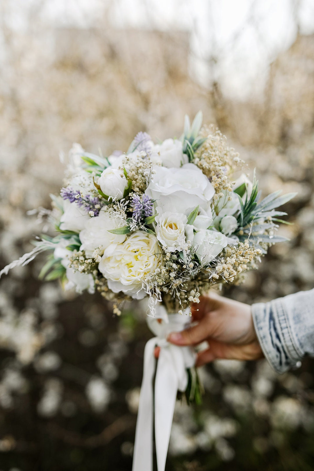 Customisable White & Green Bridal Bouquet: Boho Wedding Inspiration – handmade floral hair accessory by magaela