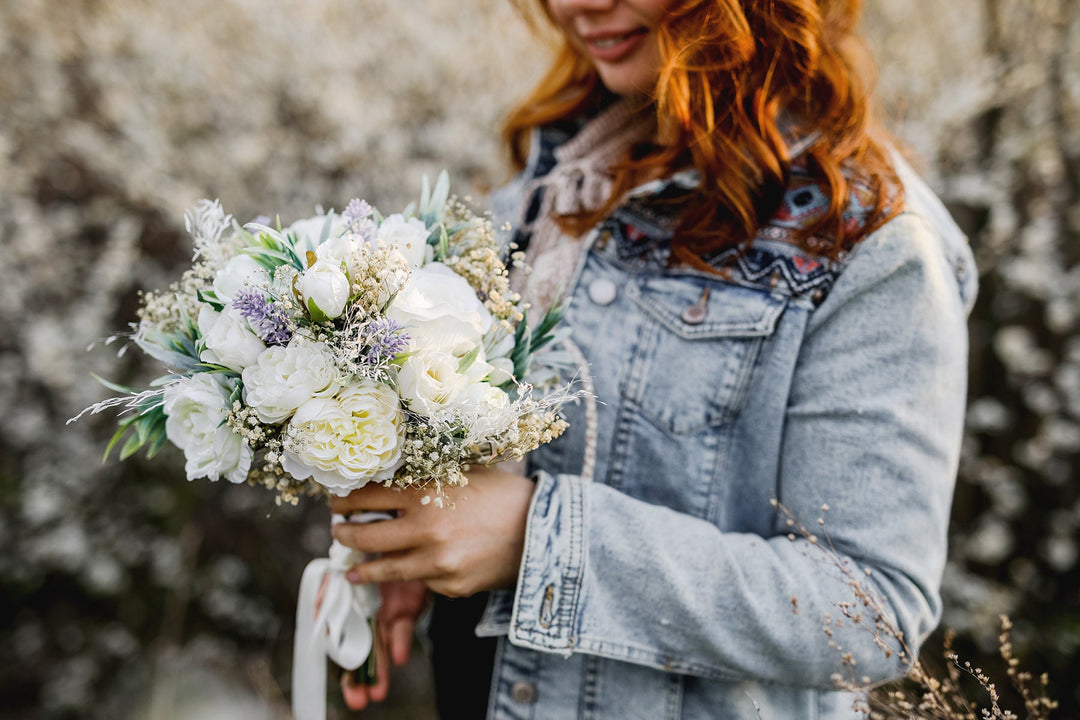 Customisable White & Green Bridal Bouquet: Boho Wedding Inspiration – handmade floral hair accessory by magaela