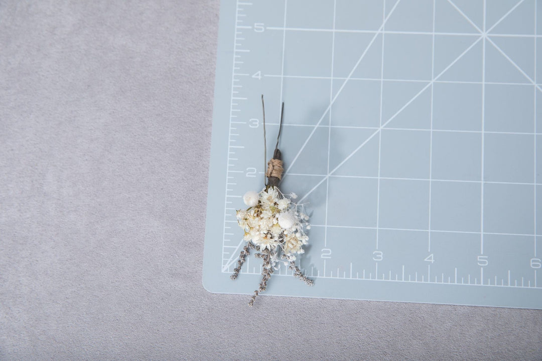 Ivory Baby's Breath Hairpins: Beige Dried Flower Wedding Hair Accessories – handmade floral hair accessory by magaela