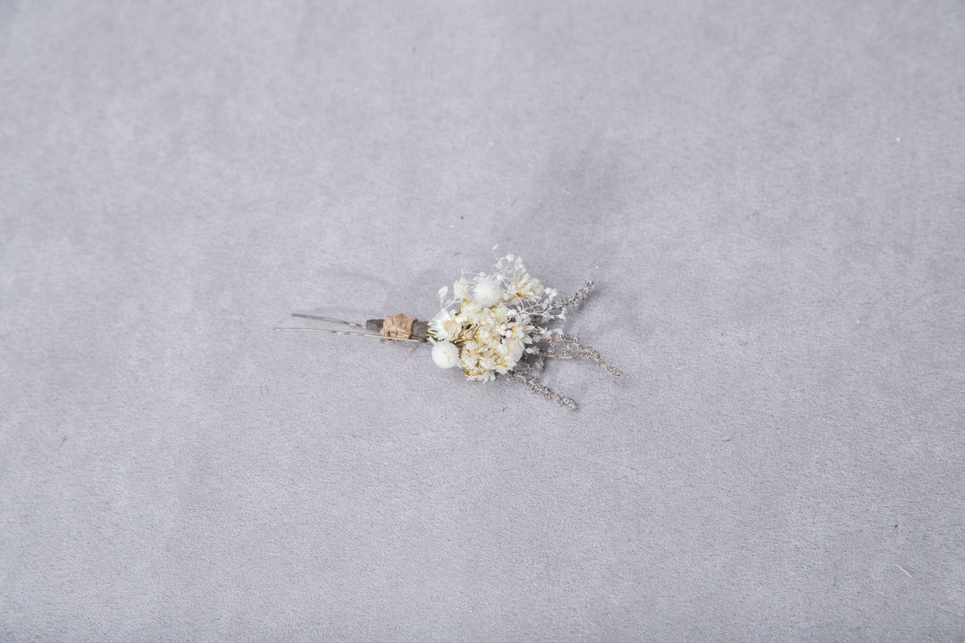 Ivory Baby's Breath Hairpins: Beige Dried Flower Wedding Hair Accessories – handmade floral hair accessory by magaela
