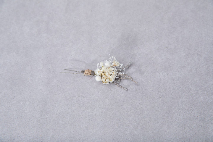Ivory Baby's Breath Hairpins: Beige Dried Flower Wedding Hair Accessories – handmade floral hair accessory by magaela