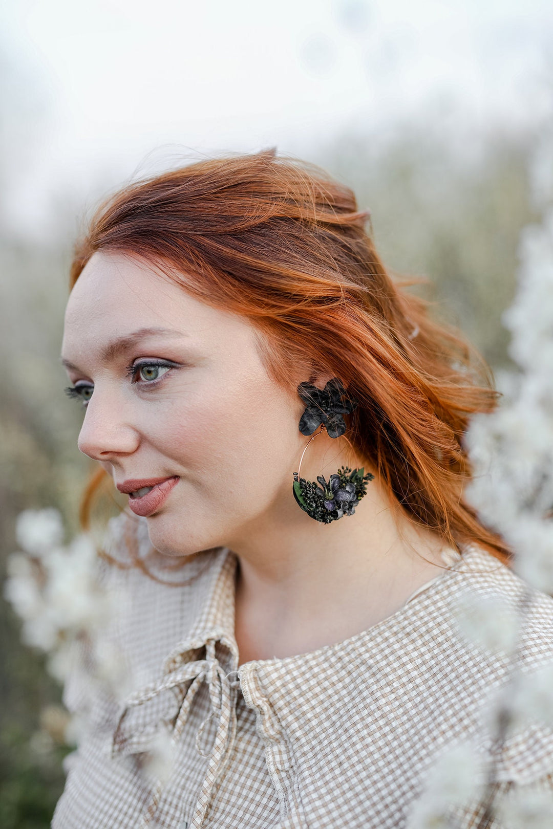Black Flower Circle Earrings: Rose Gold Hoop Dangle Jewelry – handmade floral hair accessory by magaela