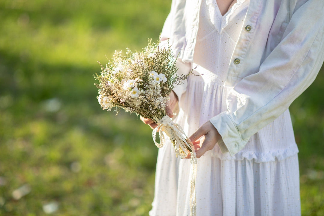 Natural Baby's Breath Wedding Bouquet: Rustic Barn Decor – handmade floral hair accessory by magaela