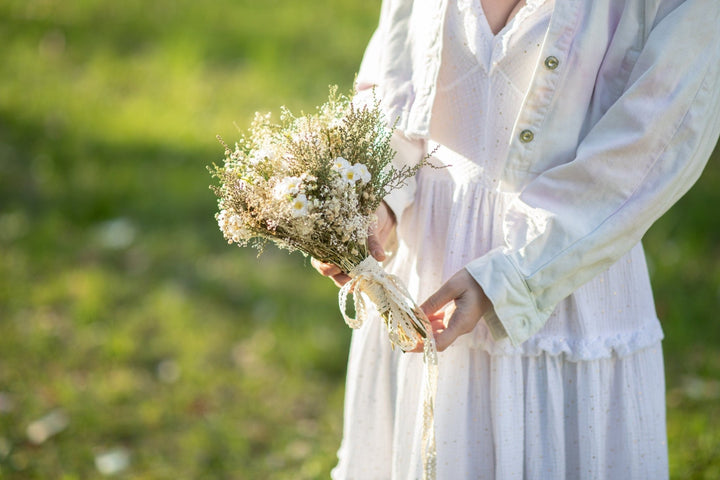 Natural Baby's Breath Wedding Bouquet: Rustic Barn Decor – handmade floral hair accessory by magaela