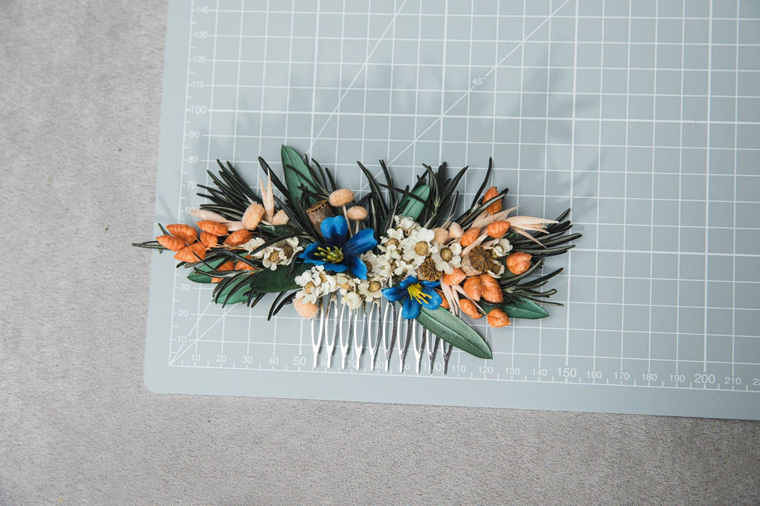Natural flower set Bridal hair comb Boutonniere for groom Matching wedding accessories Orange and blue hair comb Rosemary and olive leaves – handmade floral hair accessory by magaela